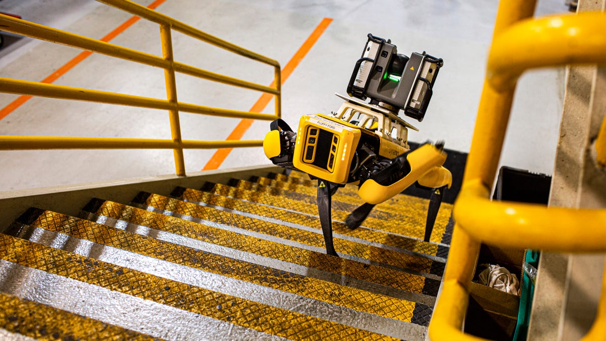 Robots caninos de Ford para mapear fabricas