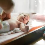 importancia de cambiar pañal a bebé recién nacido