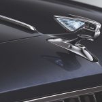 Bentley Flying Spur con emblema retráctil
