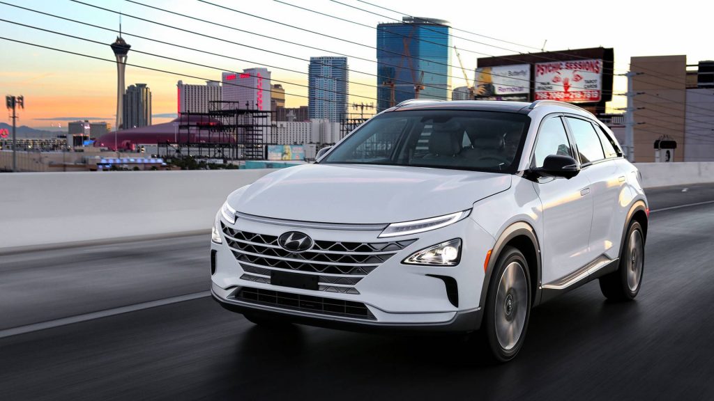 Hyundai Nexo 2020 en las carreteras de Asia